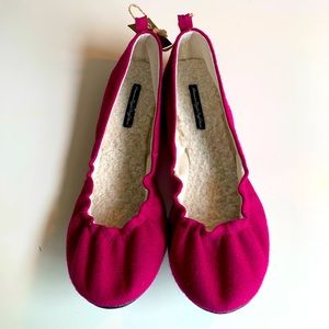 Brand new- AE magenta + fleece-lined ballet flat